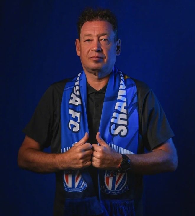 申花官宣重磅喜讯！54岁斯帅续约2年，涨薪留任，带队64场胜率超70%