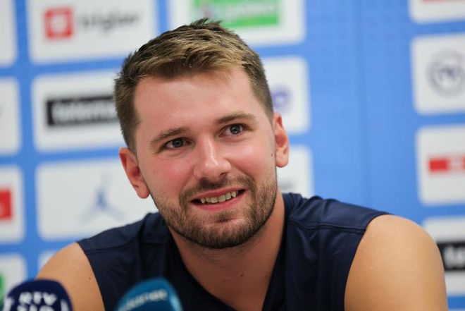 东契奇国家队首秀！点赞湖人支持参赛，自信减重前后表现依旧出色